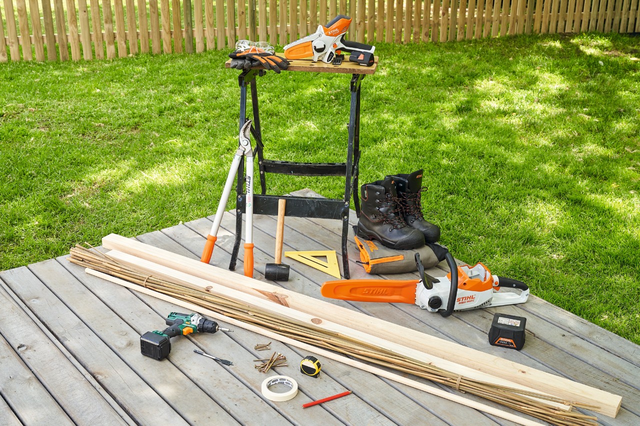 Akumulátorová motorová pila STIHL MSA 140, akumulátorová vyvětvovací pila GTA 26 a další materiál a nářadí pro stavbu zástěn