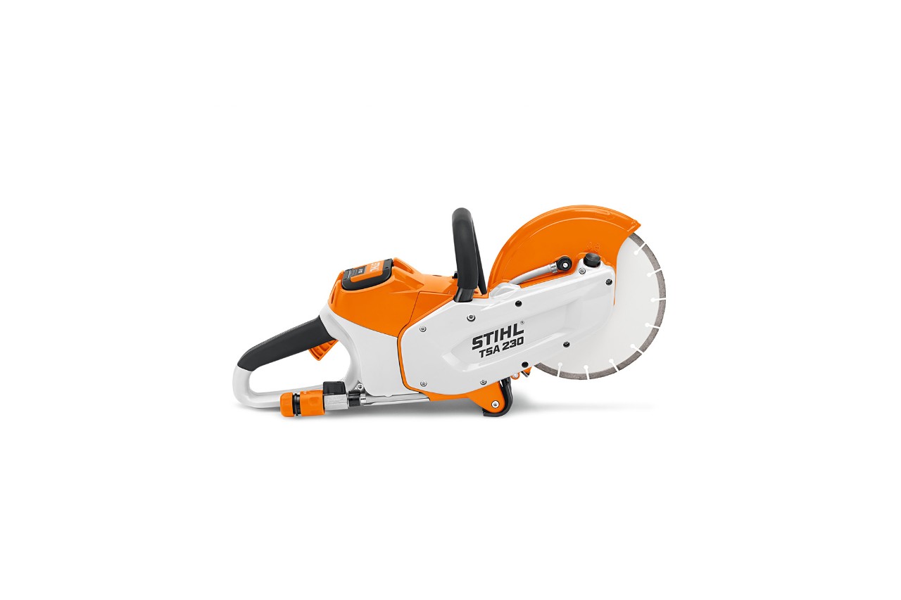 Rozbrušovací stroj STIHL TS 800 na bílém pozadí
