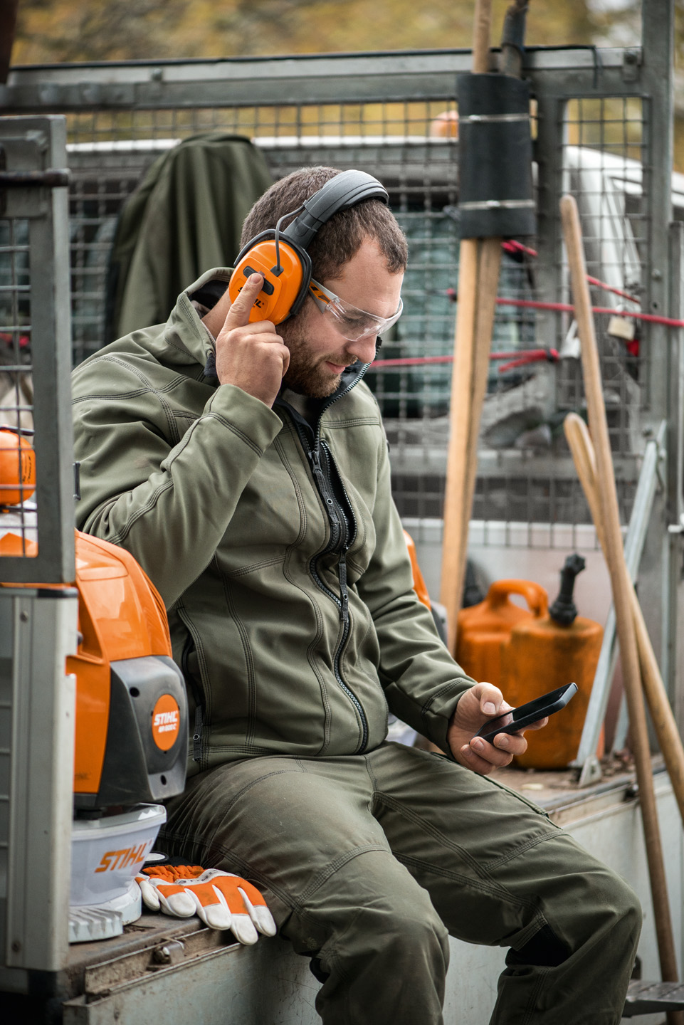 Chrániče sluchu s funkcí rádia nebo Bluetooth®, jako je například chránič sluchu STIHL Dynamic s Bluetooth® (BT)