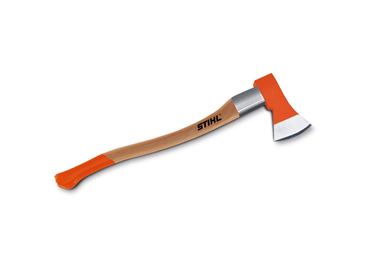 Lesnická sekera STIHL AX 16 na bílém pozadí