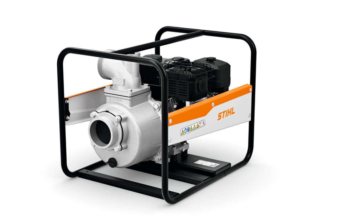 Vodní čerpadlo STIHL WP 900 na bílém pozadí